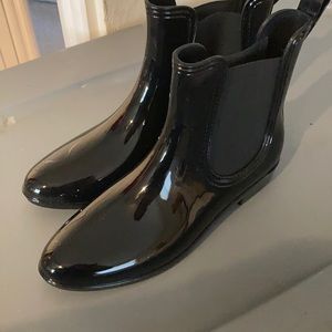 Women’s rain booties